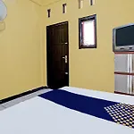 Oyo Life 91947 Kost Barokah Syariah