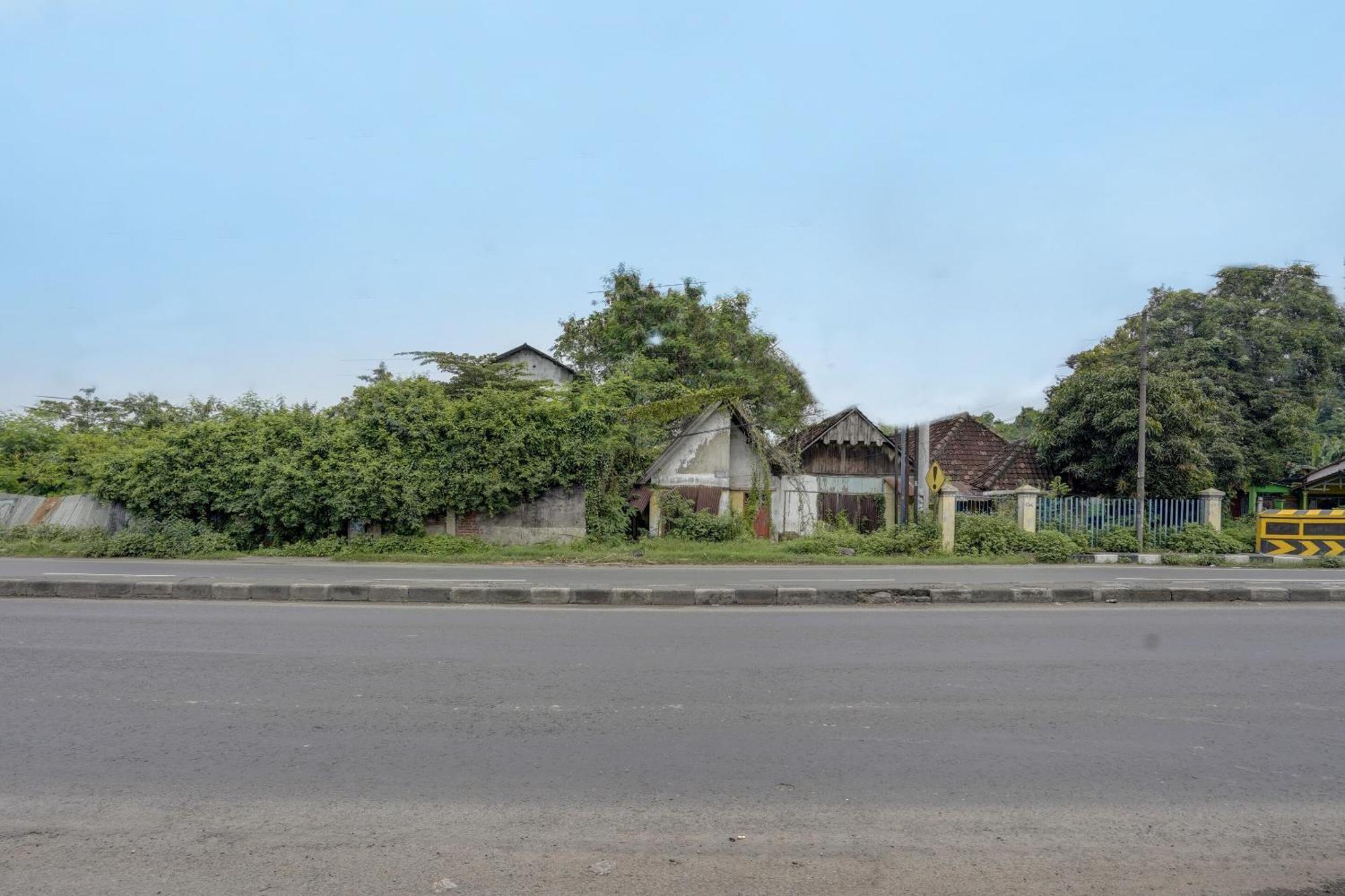 Oyo Life 91947 Kost Barokah Syariah 2* Mojokerto
