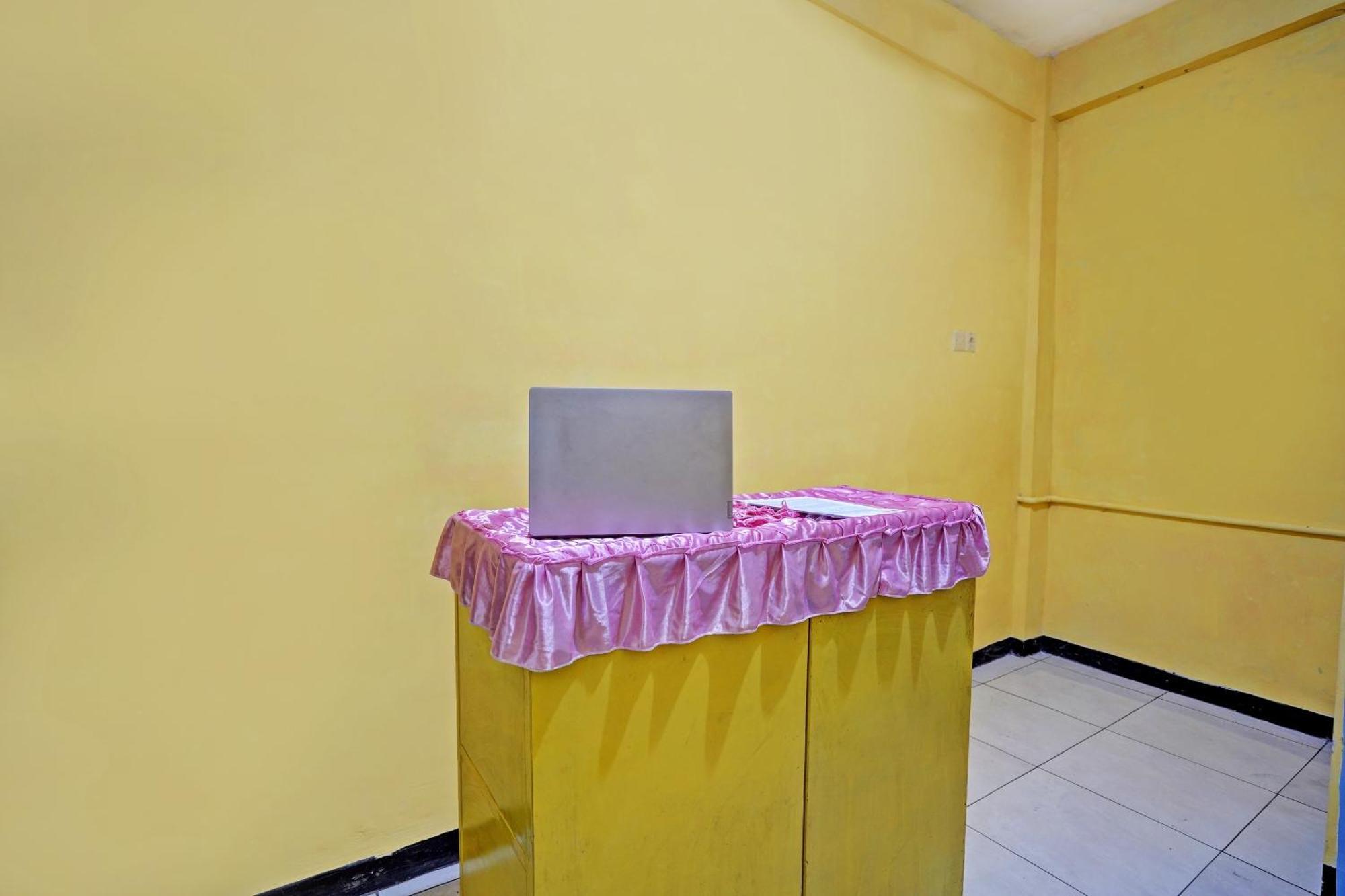 Hotel Oyo Life 91947 Kost Barokah Syariah Mojokerto